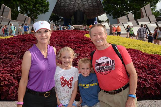 EPCOT_ECENTR2_7460584137.jpeg