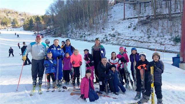 yguidesSki2016.jpg