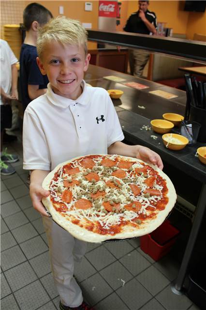 CiciPizzaMaker.JPG