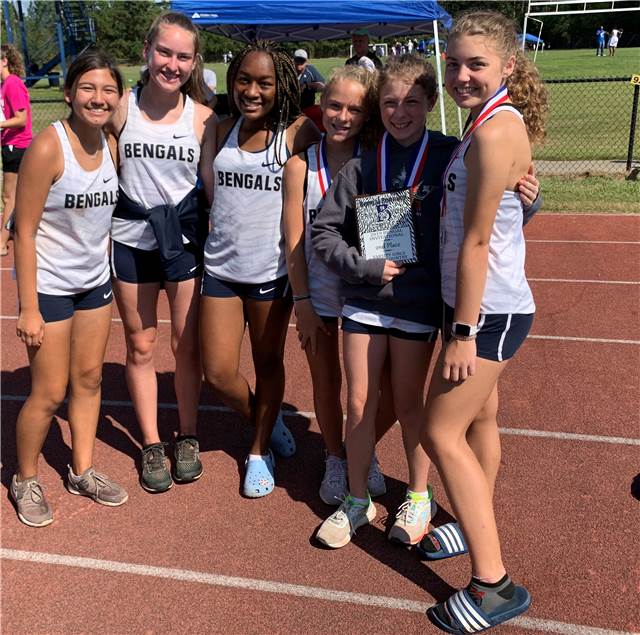 VarsityGirlsTeamAward.JPG