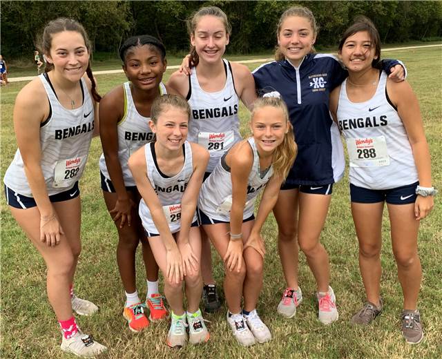 VarsityGirlsPrerace.JPG