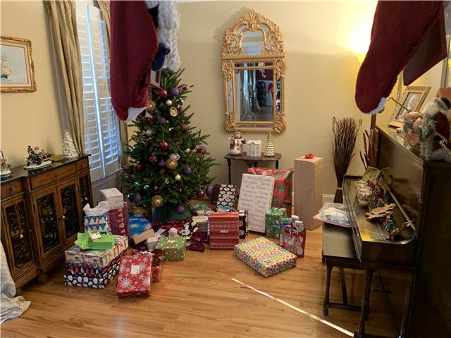 ChristmasPresents.JPG