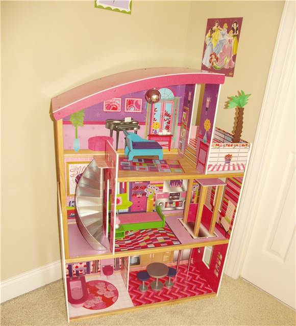 DollHouse.JPG
