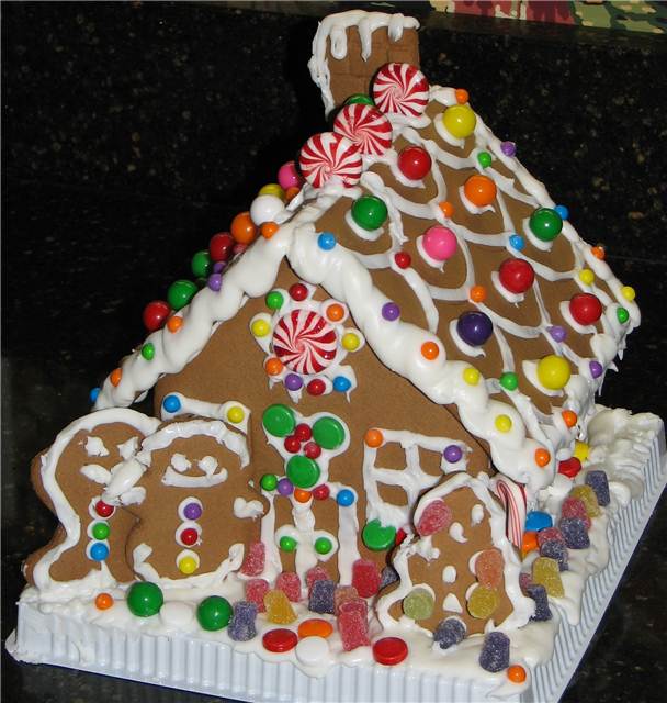 GingerbreadHouse.JPG