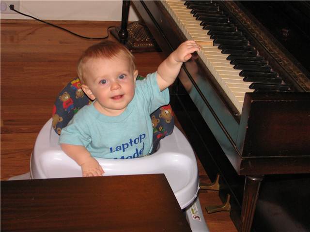 Piano.JPG