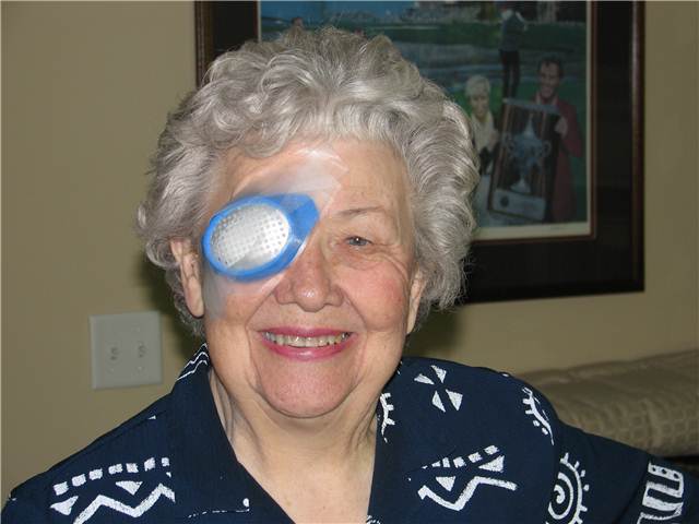 MomEye.JPG