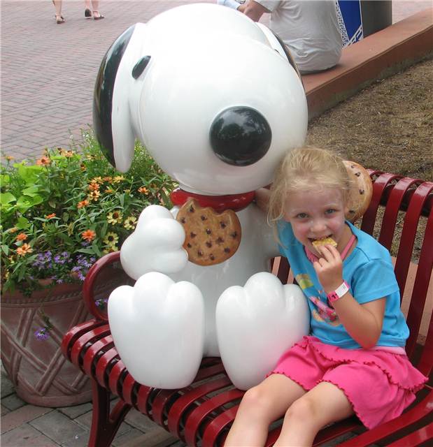 SnoopySnackShare.JPG
