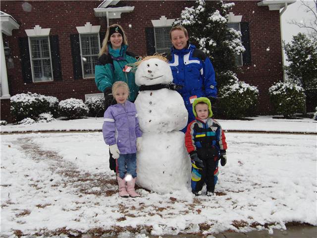 SnowFamily.JPG