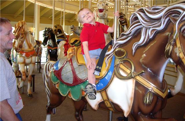 RiverviewCarousel.JPG