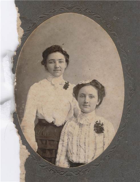 (Mary Evelyn and Lou Anne) SueBessie.jpg