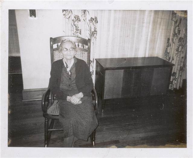 RockingChair (Maxey's mom's mom - Suzanne).jpg